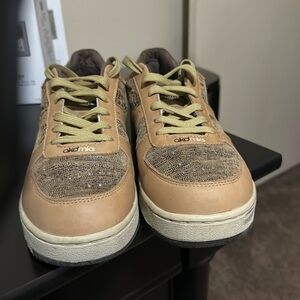 Akademiks shoes very nice